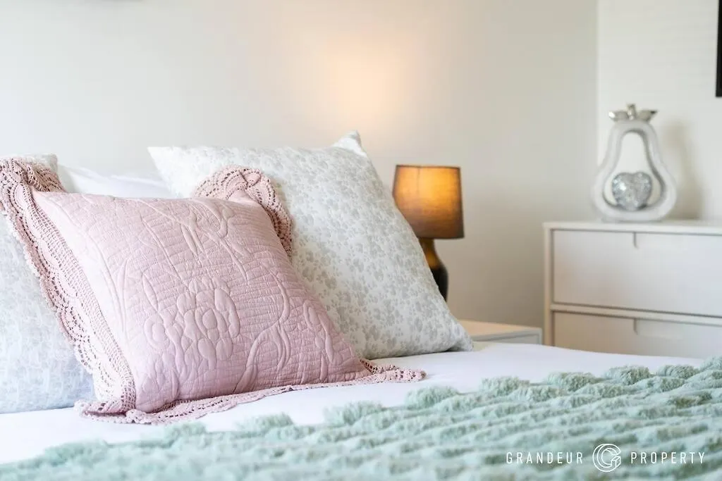 Holiday home Leaside House By Grandeur Property Southampton United Kingdom