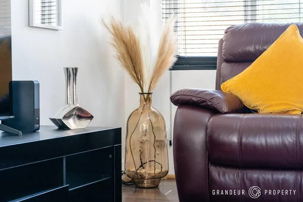 Holiday home Leaside House By Grandeur Property Southampton United Kingdom