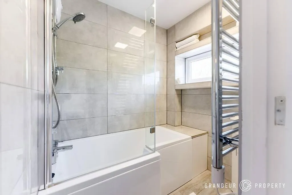 Holiday home Leaside House By Grandeur Property Southampton